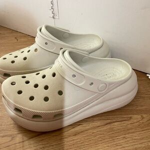 Crocs Mega Crush Bone color